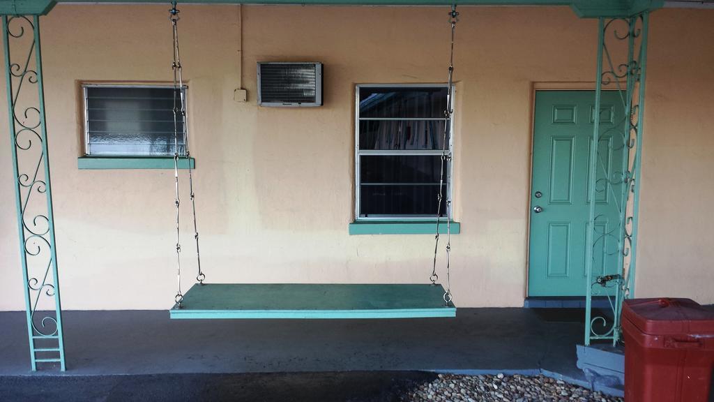 Campbell Motel โคโค ภายนอก รูปภาพ
